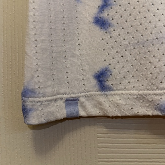 lululemon athletic shirt - Picture 3 of 3